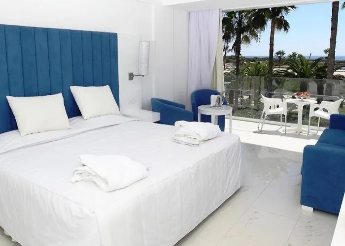 Fit And Padel Paradise Escape-sun, Sea And Padel Hotel